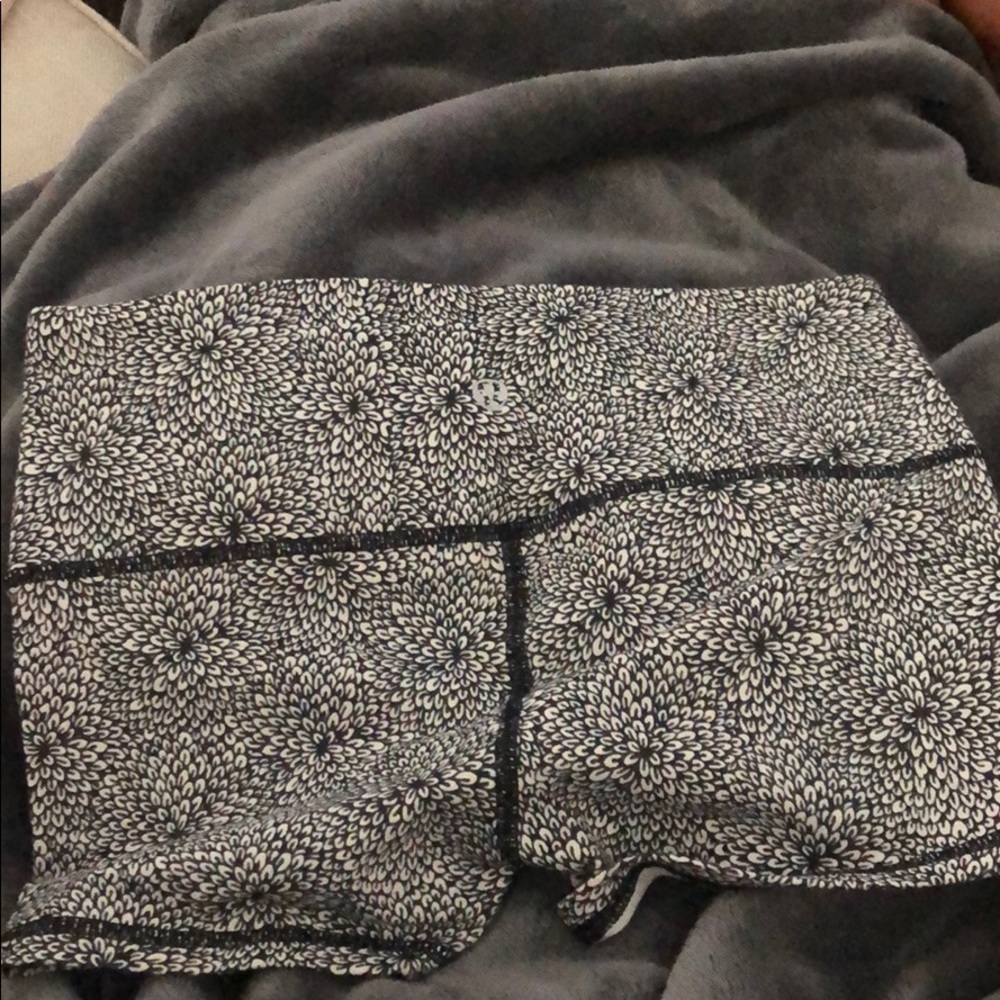 Shorts spandex lululemon